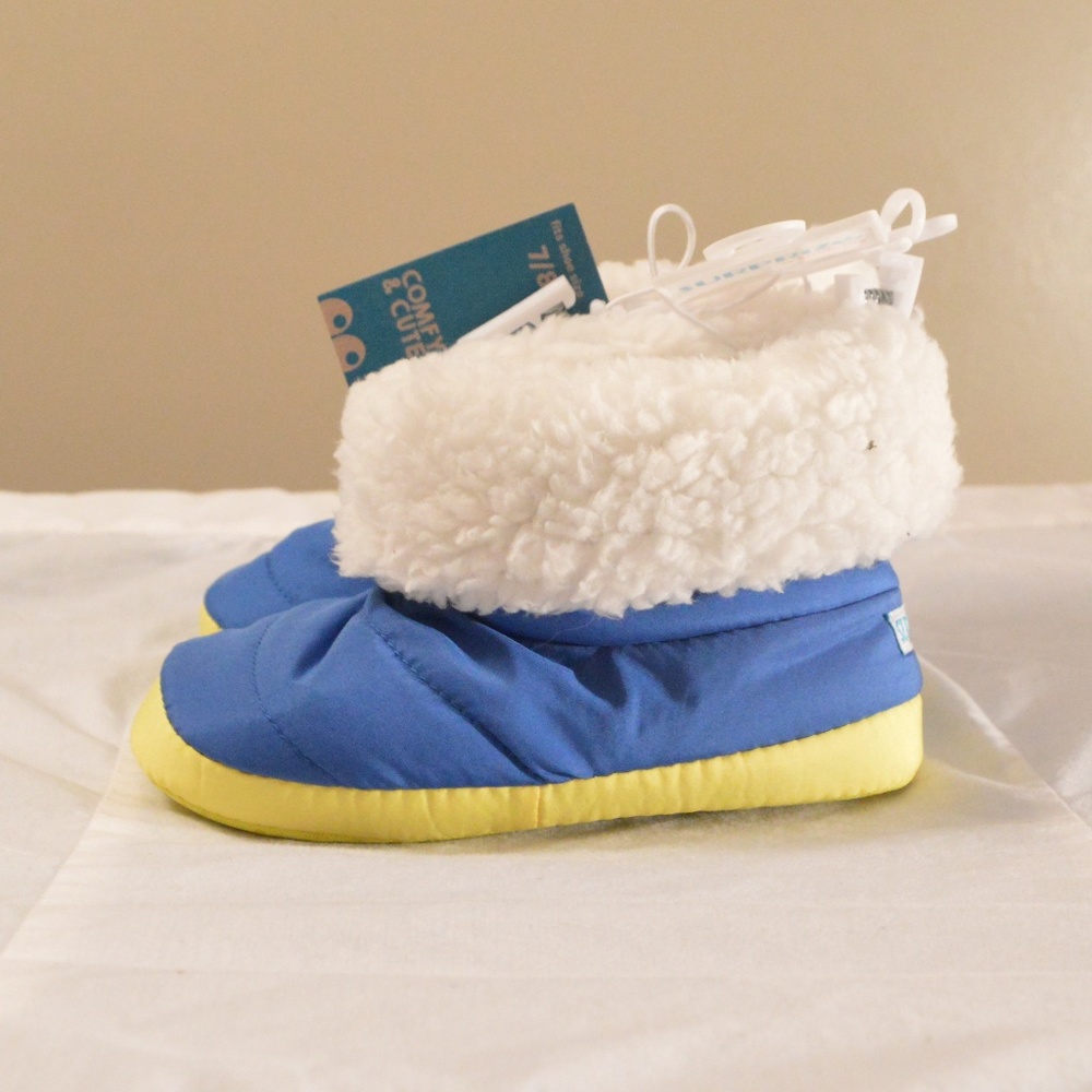 NEW Suprize by Stride Rite Toddler Slippers Sherpa